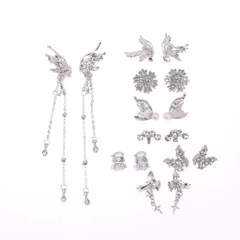 Angel Wing Earphone Clips with Chain - Silver - Image 4