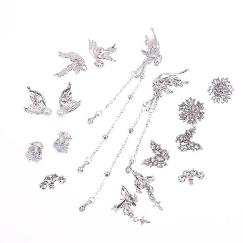 Angel Wing Earphone Clips with Chain - Silver - Image 3